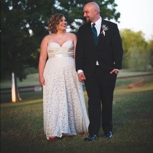 David's bridal lace wedding dress.
